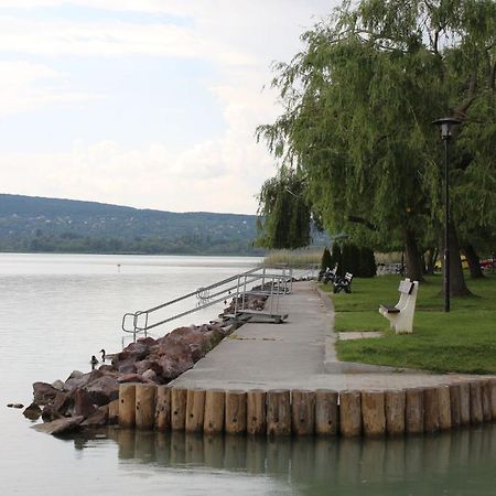 Foeveny Apartmanok Balatonfůzfő Exterior foto