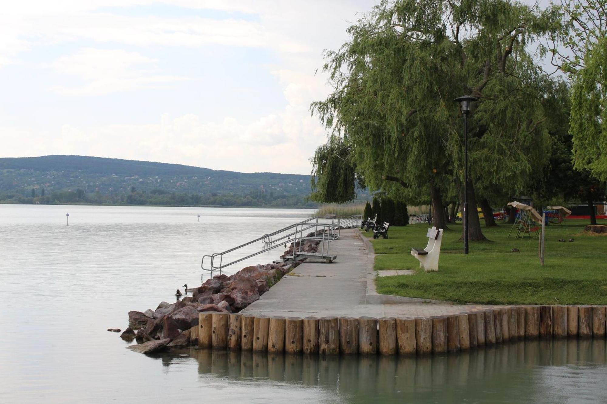 Foeveny Apartmanok Balatonfůzfő Exterior foto